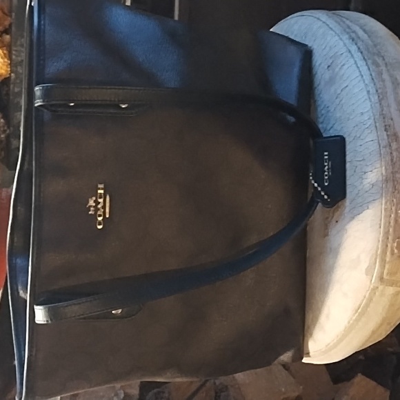 Coach purse - Picture 2 of 4